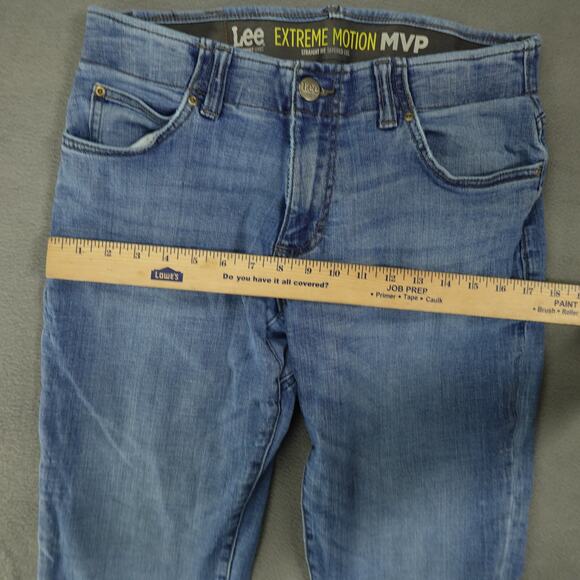 Lee Men's Extreme Motion MVP Straight‎ Fit Tapered Leg Jeans Size 31 x 30 - Picture 5 of 12